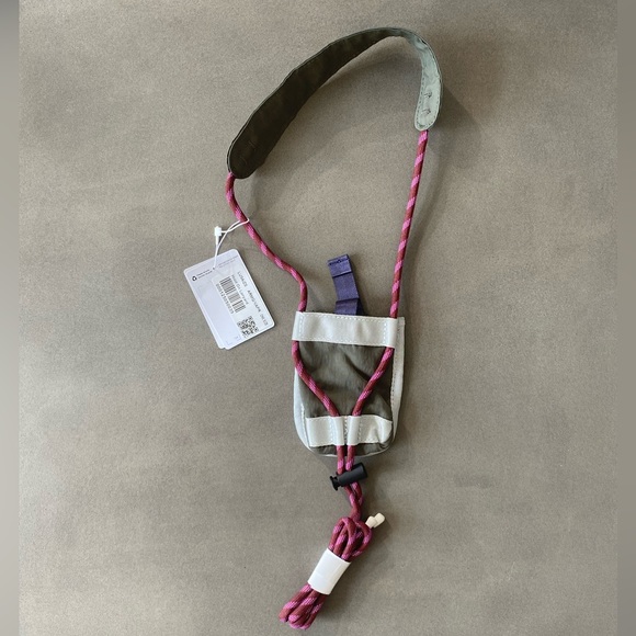 Lululemon Hold On Lanyard - Picture 2 of 2